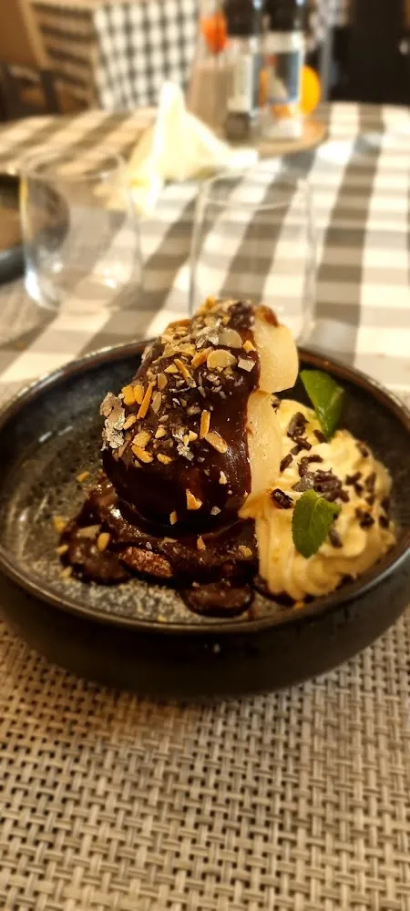 Poire Pochée Façon Belle Hélène